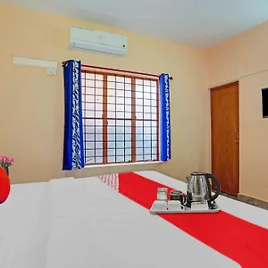 https://oyo-70110-north-park-tourist-home.kerala-hotels.net